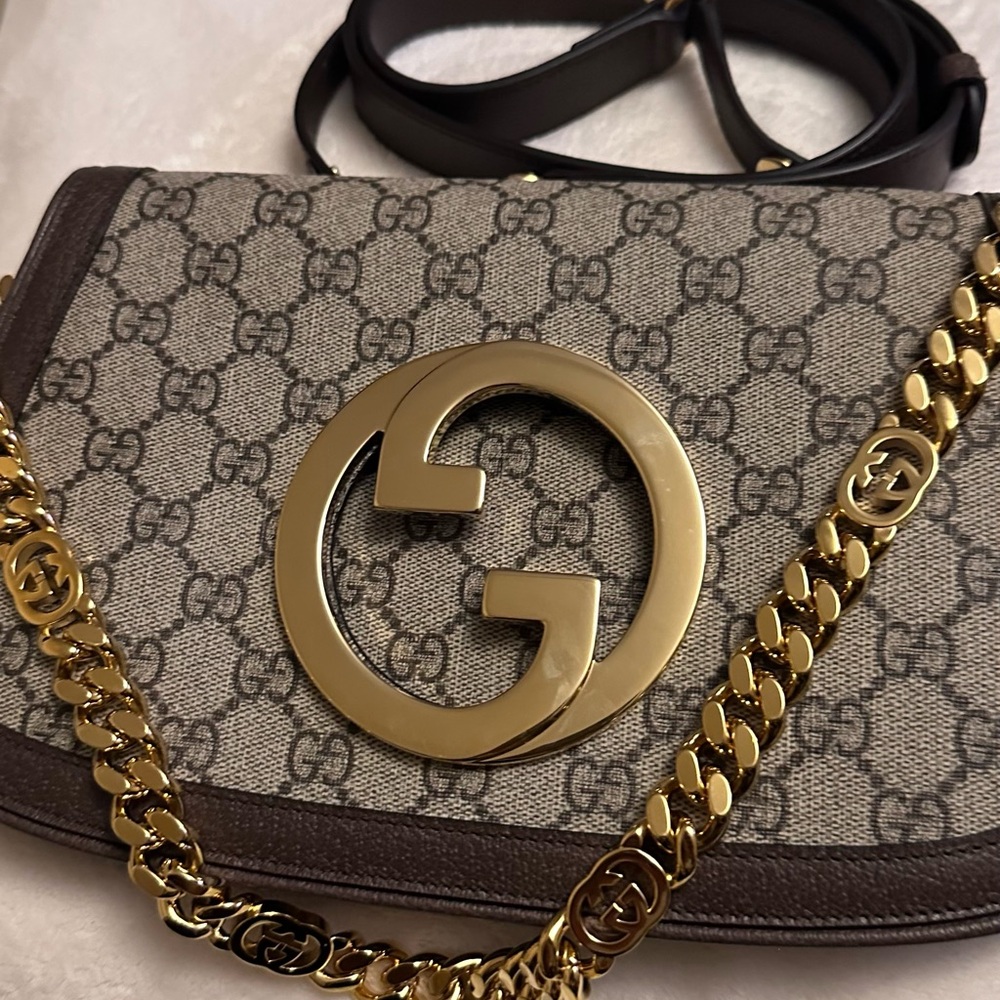 Gucci Brown and Gold Shoulder Bag with Monogram Pattern new without tags 🏷️ - Picture 7 of 15